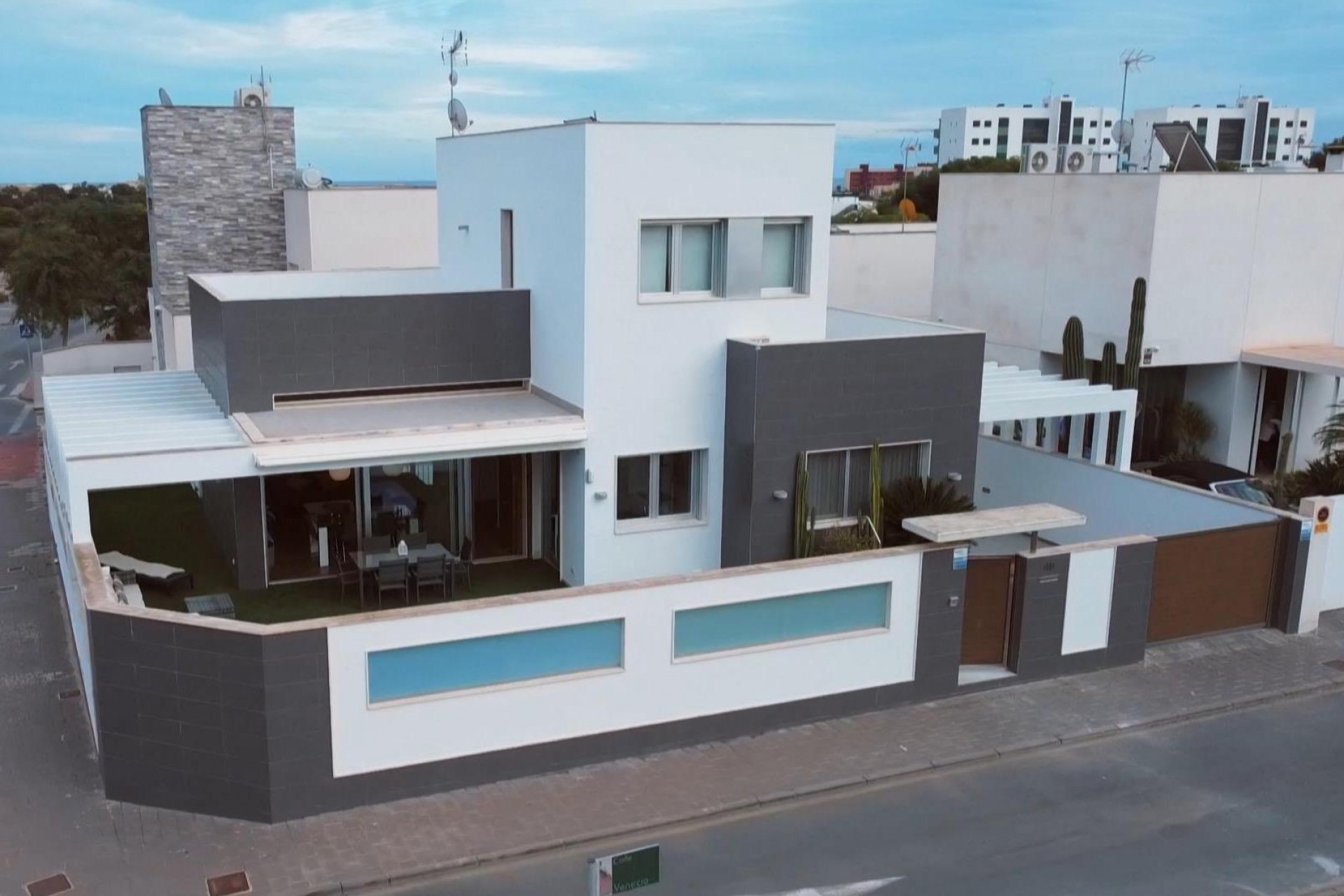 Återförsäljning - Villa -
Orihuela Costa - Costa Blanca