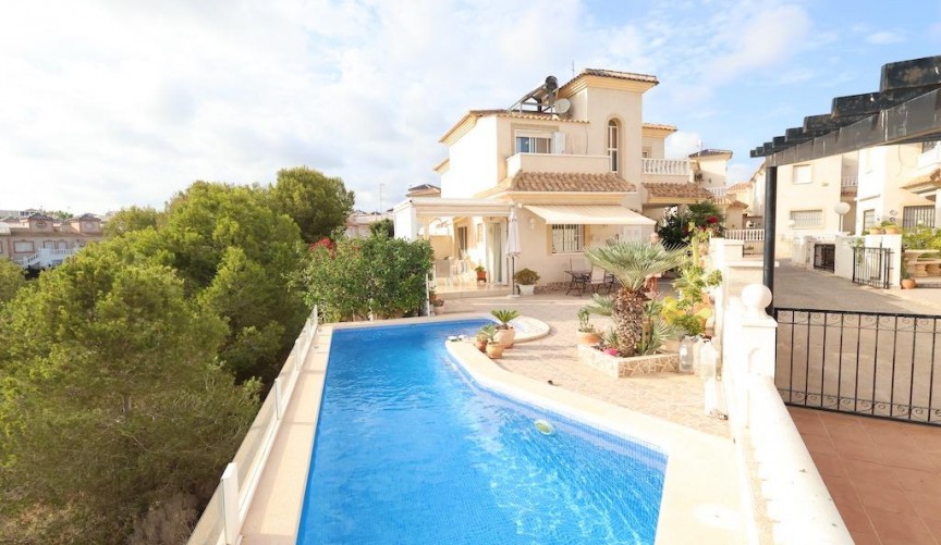 Återförsäljning - Villa -
Orihuela Costa - Costa Blanca