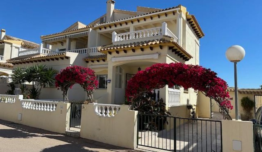 Återförsäljning - Villa -
Orihuela Costa - Costa Blanca