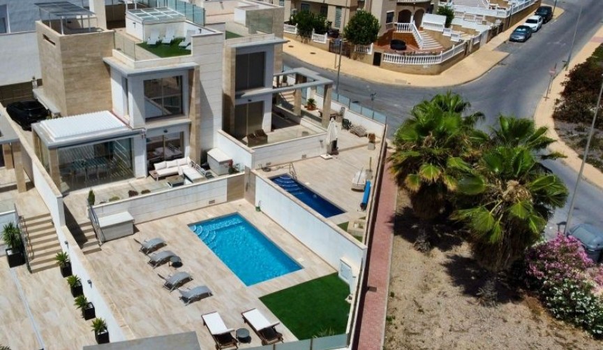 Återförsäljning - Villa -
Orihuela Costa - Costa Blanca