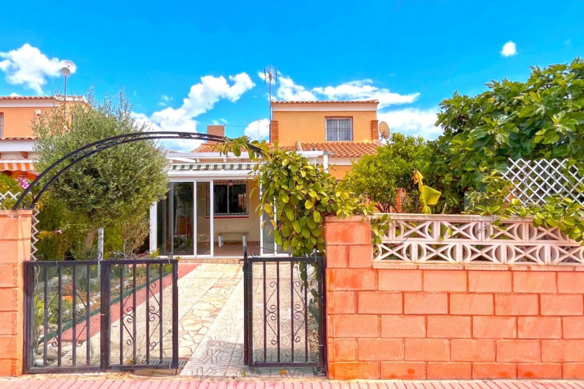 Återförsäljning - Villa -
Orihuela Costa - Costa Blanca