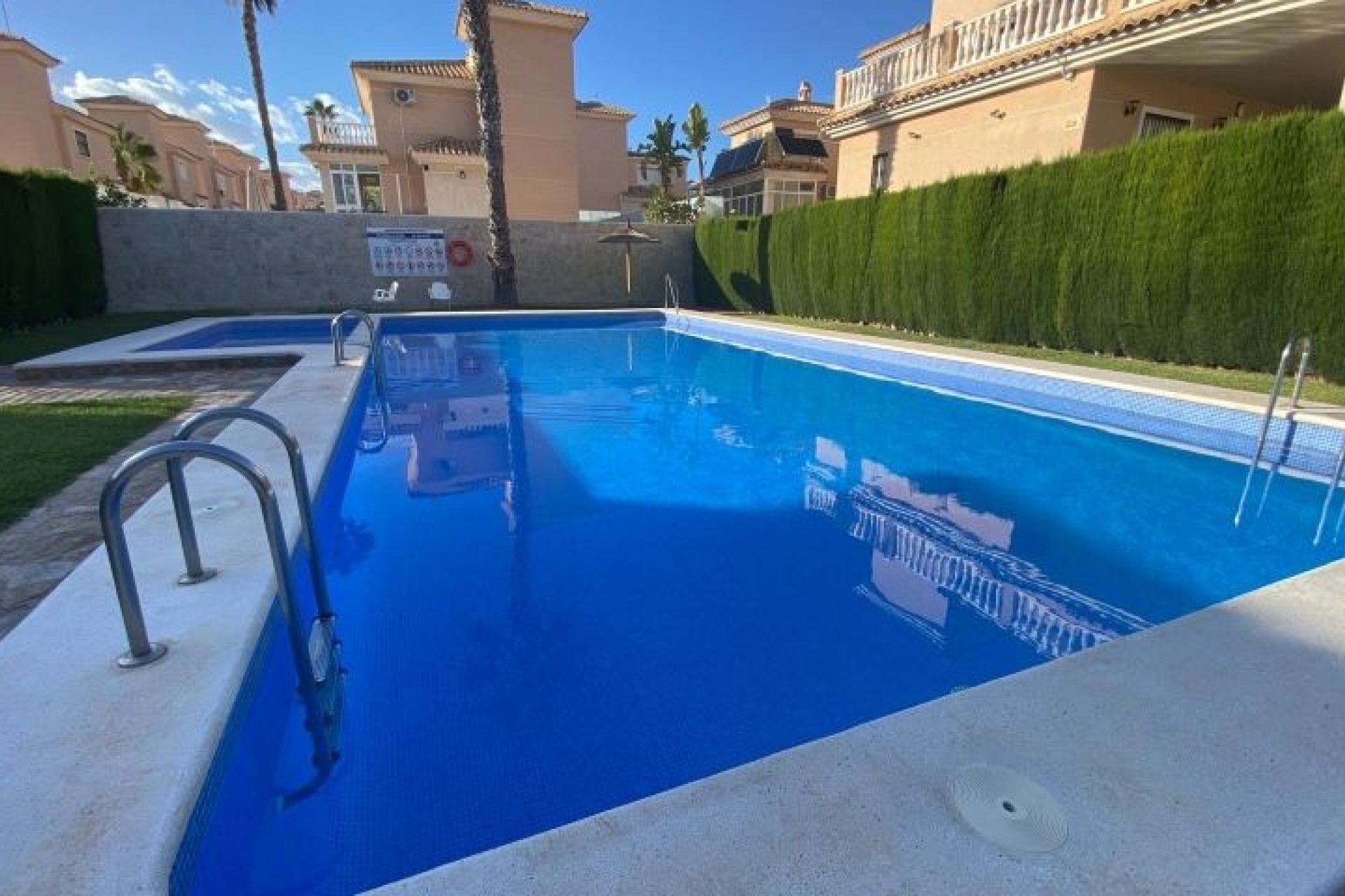 Återförsäljning - Villa -
Orihuela Costa - Costa Blanca