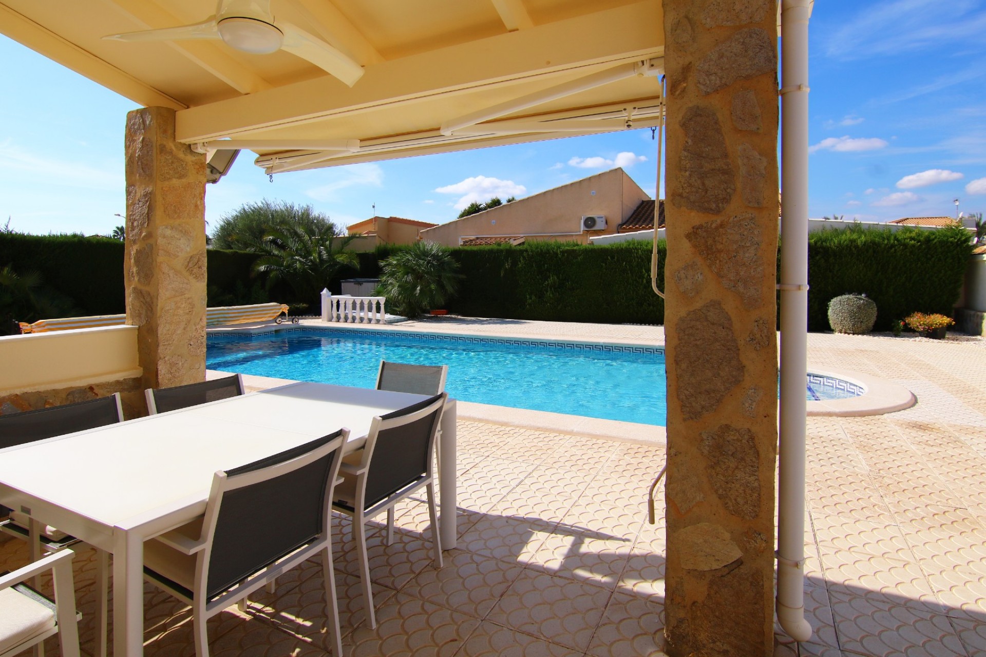 Återförsäljning - Villa -
Orihuela Costa - Costa Blanca