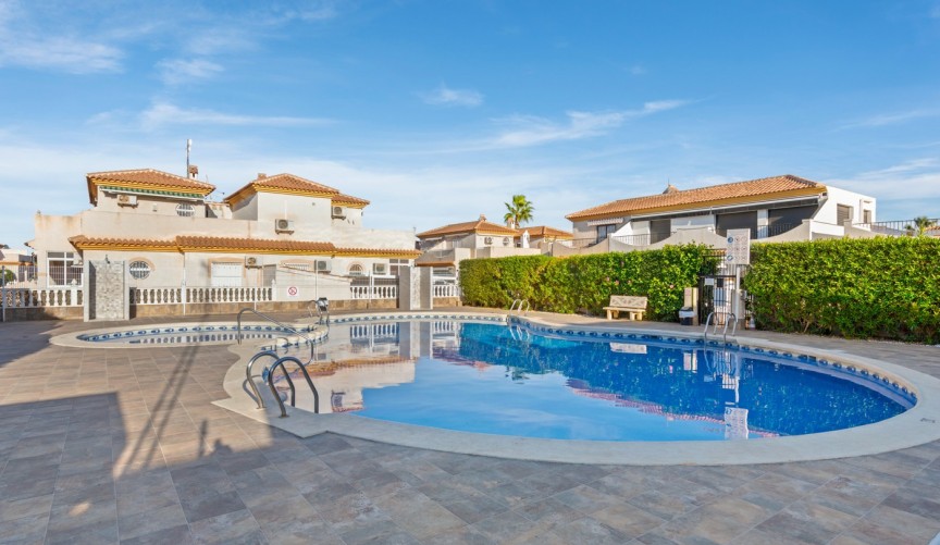 Återförsäljning - Villa -
Orihuela Costa - Costa Blanca