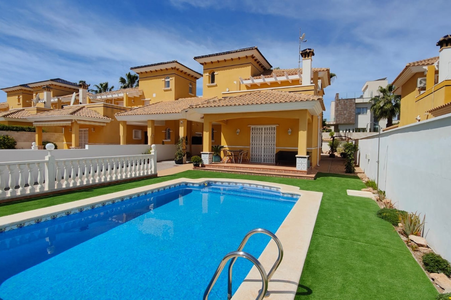 Återförsäljning - Villa -
Orihuela Costa - Costa Blanca