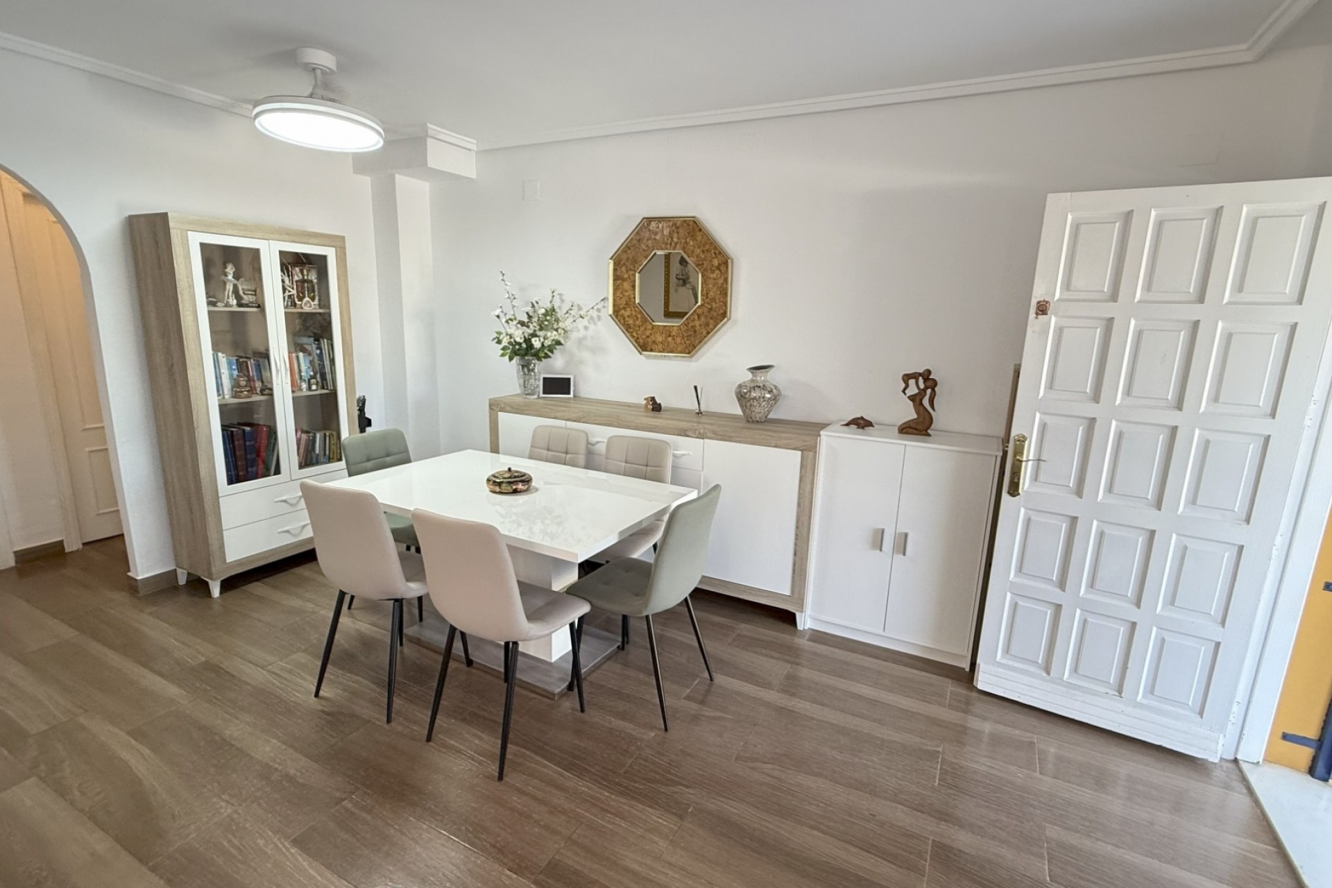 Återförsäljning - Villa -
Orihuela Costa - Costa Blanca