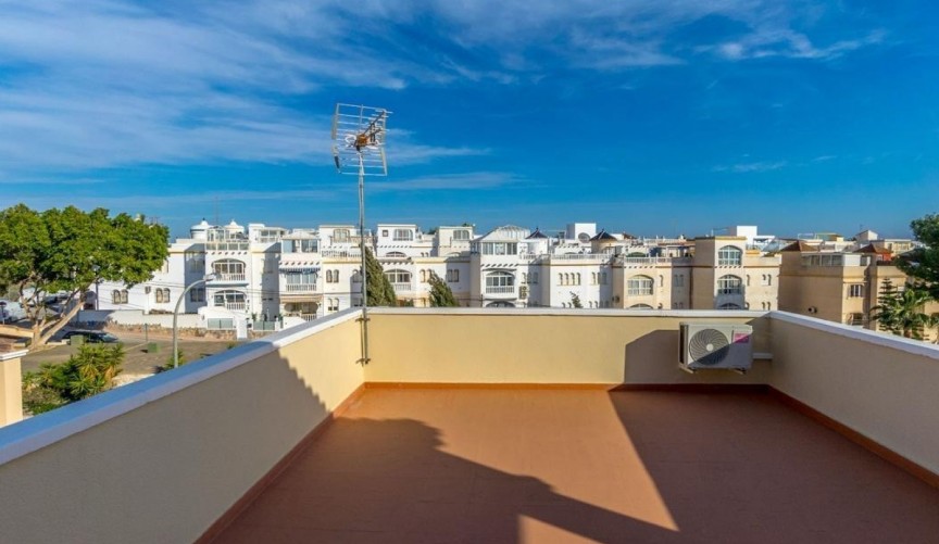 Återförsäljning - Villa -
Orihuela Costa - Costa Blanca