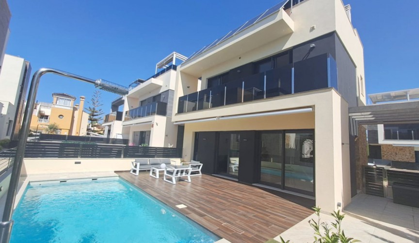 Återförsäljning - Villa -
Orihuela Costa - Costa Blanca