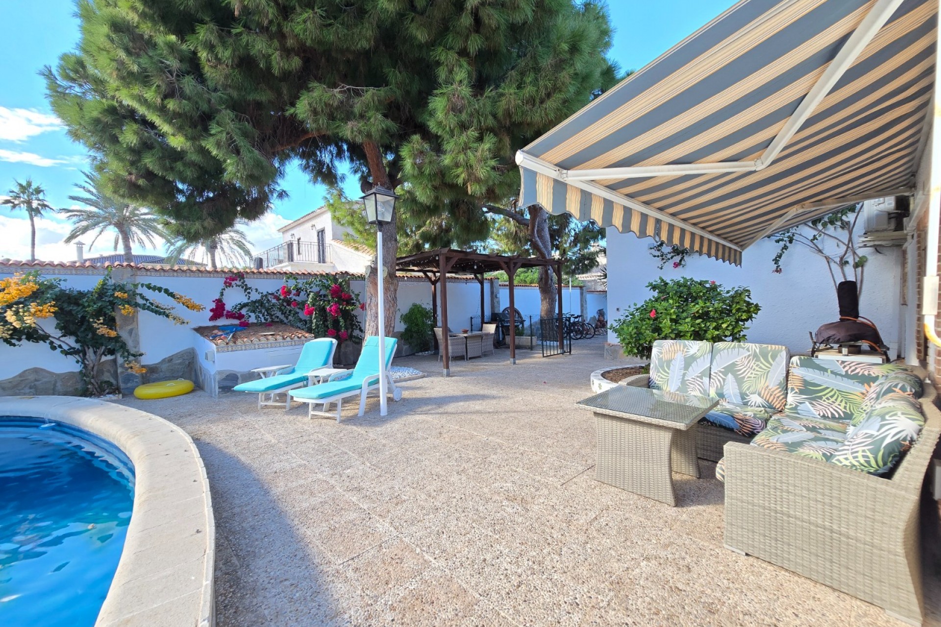 Återförsäljning - Villa -
Orihuela Costa - Costa Blanca