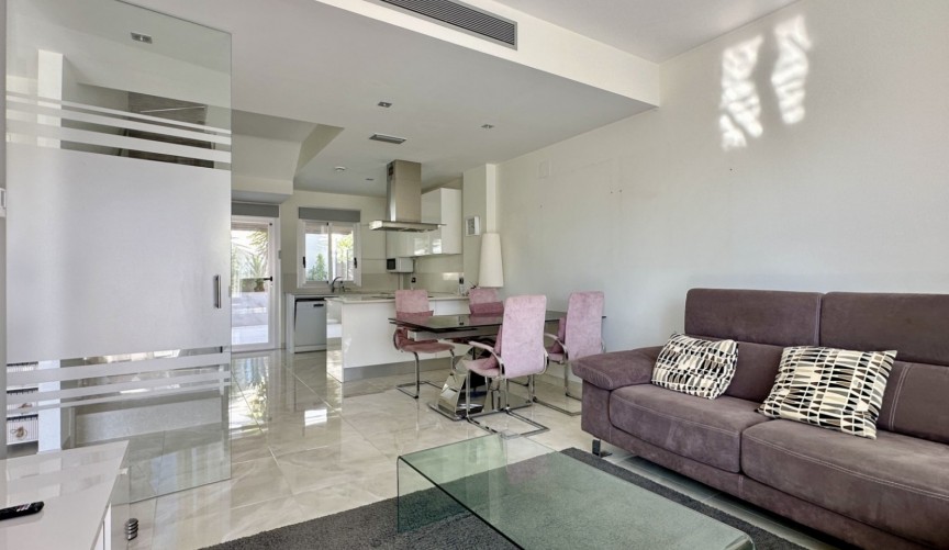 Återförsäljning - Villa -
Orihuela Costa - Costa Blanca