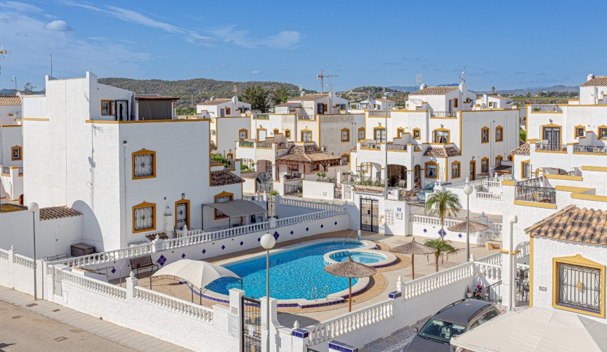 Återförsäljning - Villa -
Orihuela Costa - Costa Blanca