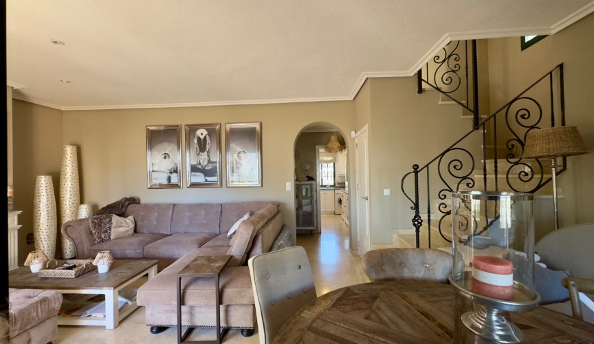 Återförsäljning - Villa -
Orihuela Costa - Costa Blanca