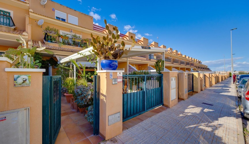 Återförsäljning - Villa -
Orihuela Costa - Costa Blanca