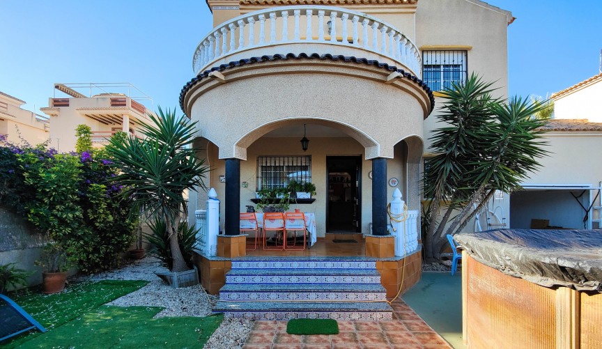 Återförsäljning - Villa -
Orihuela Costa - Costa Blanca