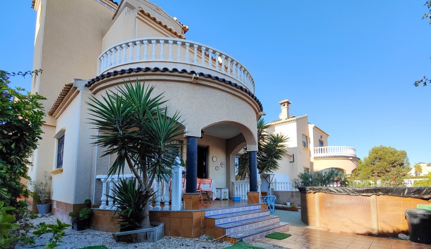 Återförsäljning - Villa -
Orihuela Costa - Costa Blanca