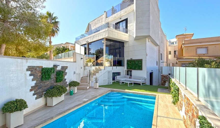 Återförsäljning - Villa -
Orihuela Costa - Costa Blanca