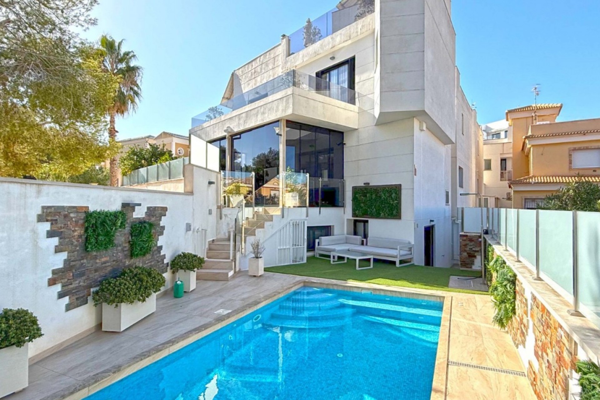 Återförsäljning - Villa -
Orihuela Costa - Costa Blanca