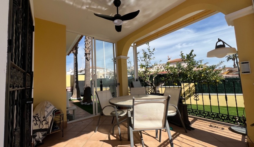 Återförsäljning - Villa -
Orihuela Costa - Costa Blanca