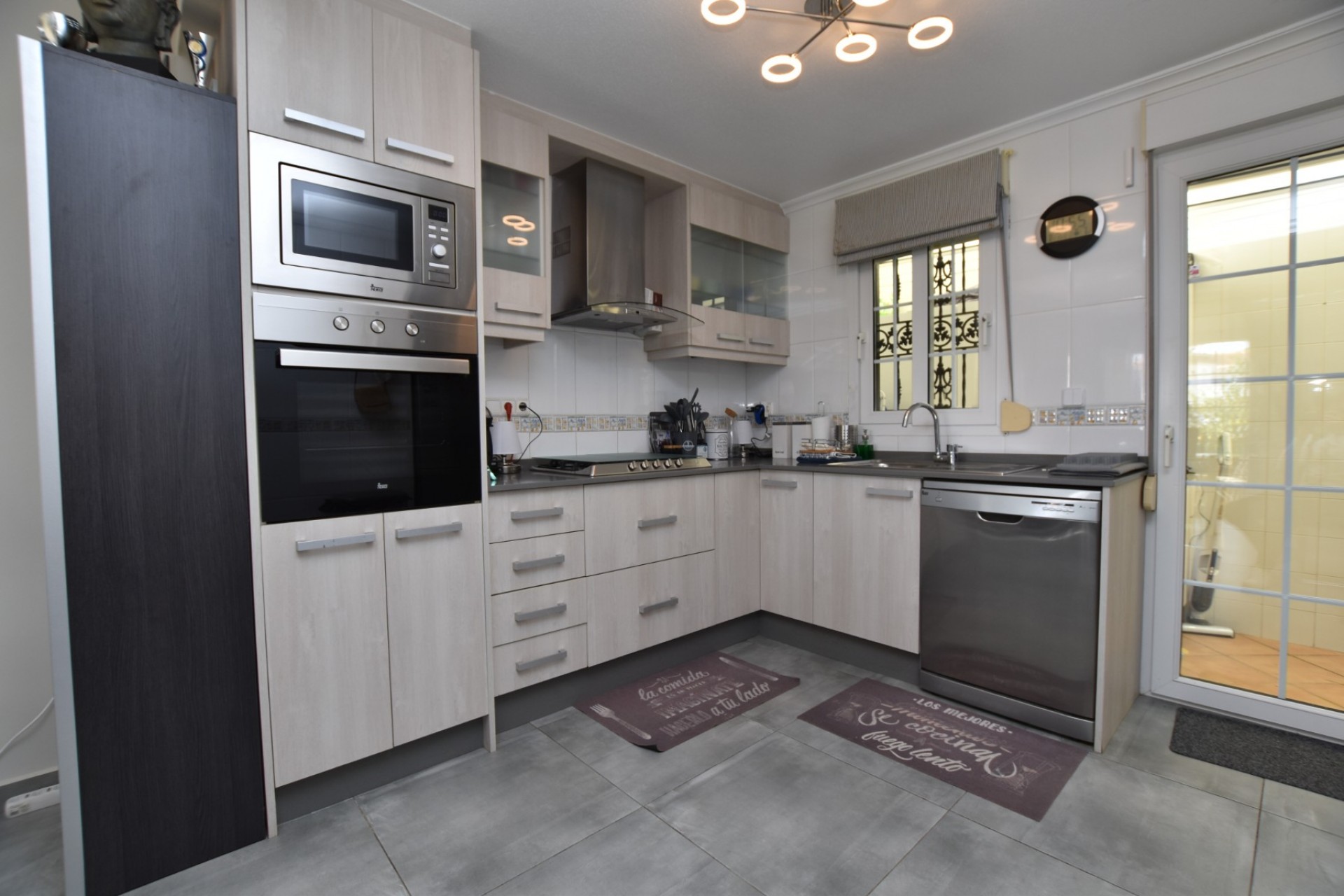 Återförsäljning - Villa -
Orihuela Costa - Costa Blanca