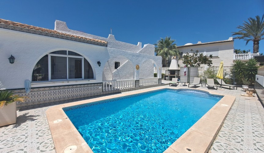 Återförsäljning - Villa -
Orihuela Costa - Costa Blanca
