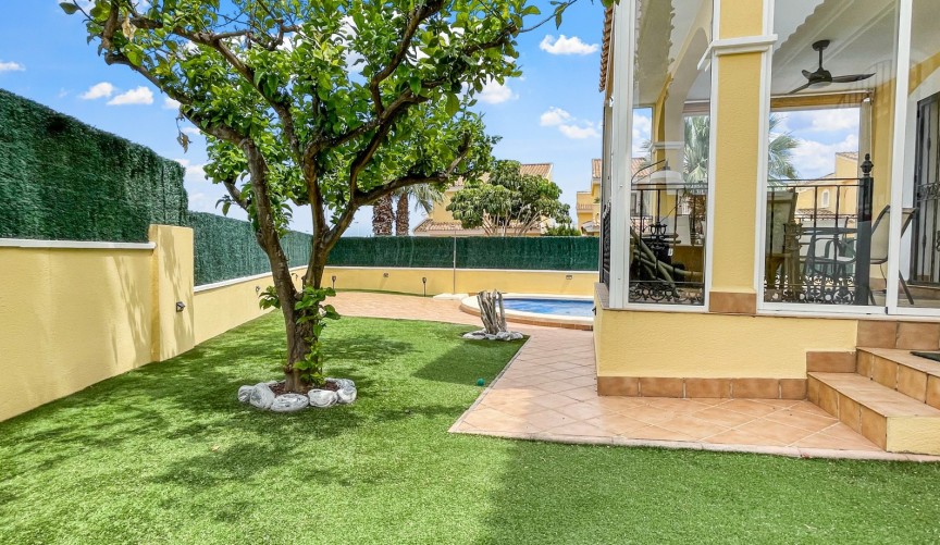 Återförsäljning - Villa -
Orihuela Costa - Costa Blanca