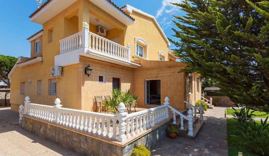 Återförsäljning - Villa -
Orihuela Costa - Costa Blanca