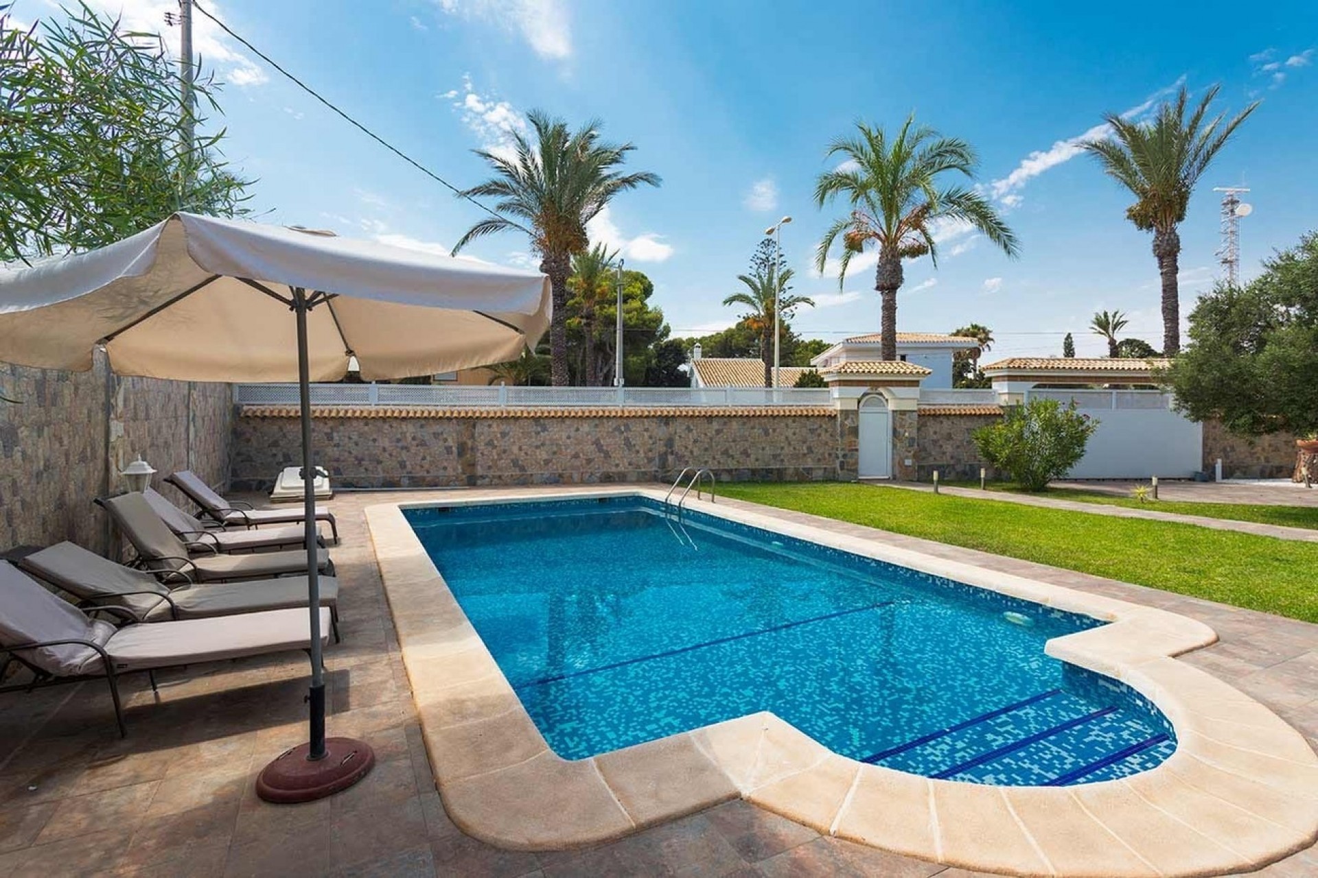 Återförsäljning - Villa -
Orihuela Costa - Costa Blanca