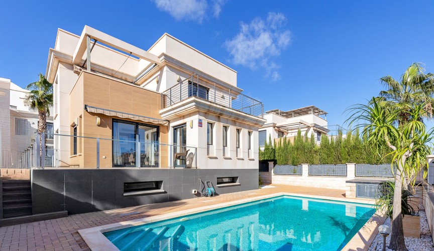 Återförsäljning - Villa -
Orihuela Costa - Costa Blanca