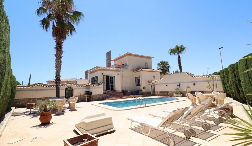 Återförsäljning - Villa -
Orihuela Costa - Costa Blanca