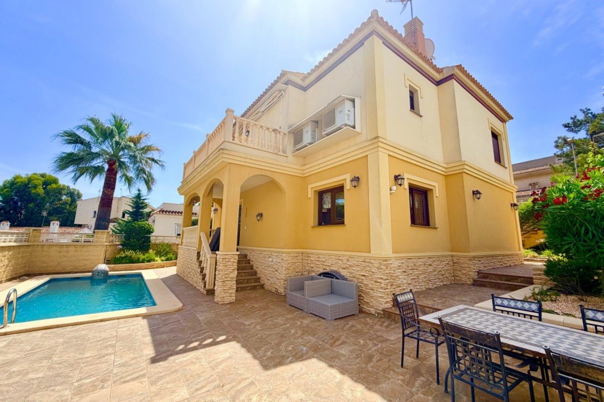 Återförsäljning - Villa -
Orihuela Costa - Costa Blanca