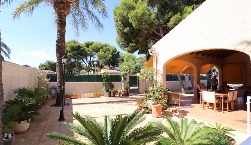 Återförsäljning - Villa -
Orihuela Costa - Costa Blanca