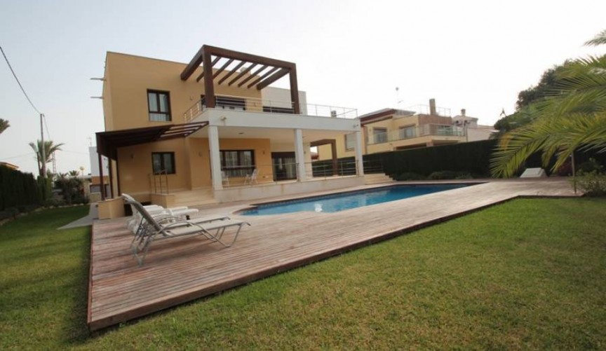 Återförsäljning - Villa -
Orihuela Costa - Costa Blanca