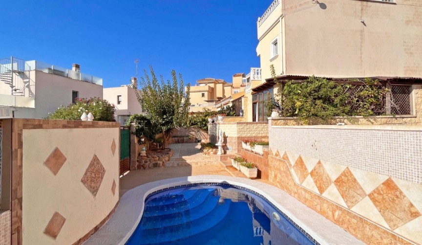 Återförsäljning - Villa -
Orihuela Costa - Costa Blanca