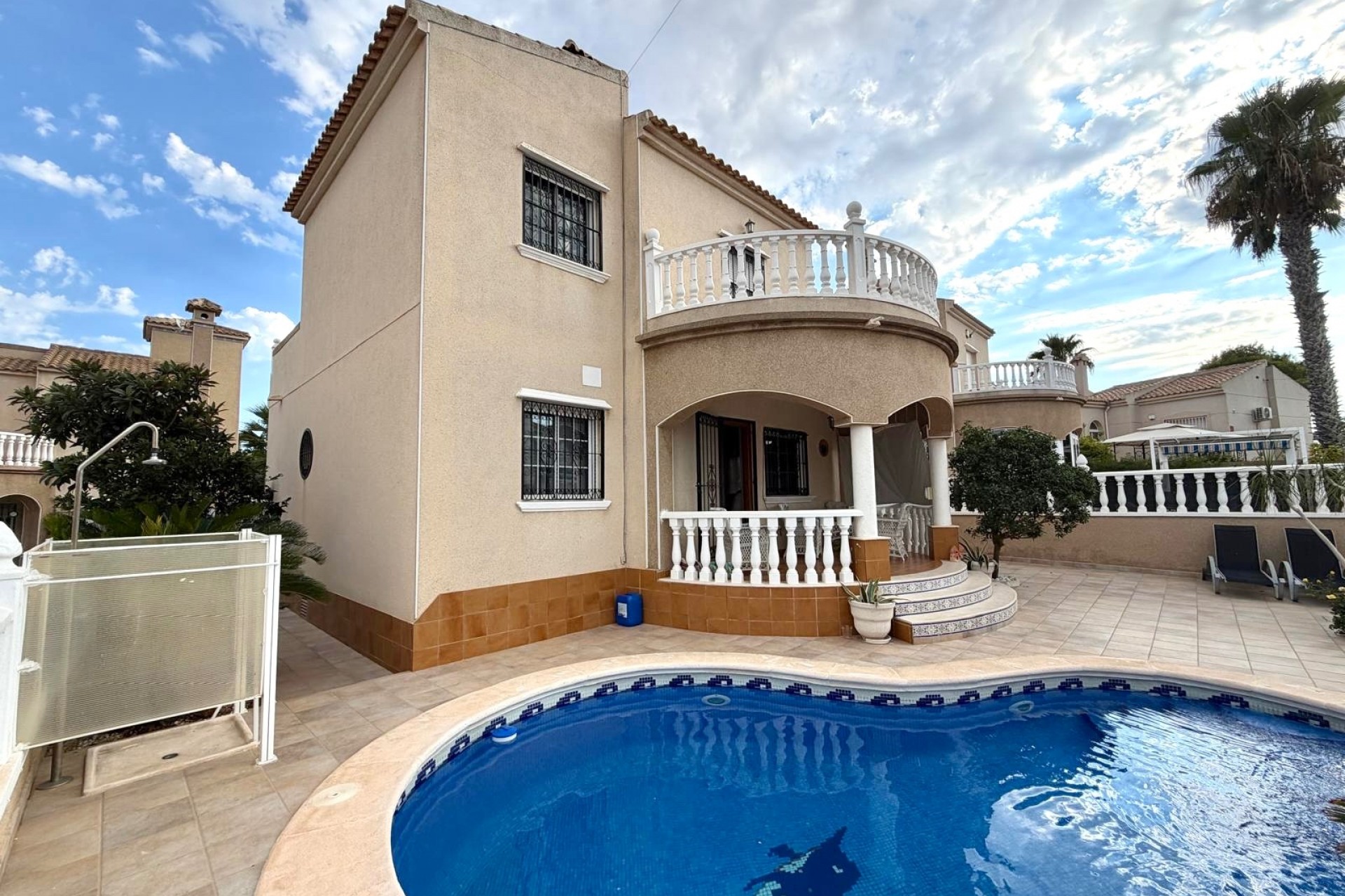 Återförsäljning - Villa -
Orihuela Costa - Costa Blanca