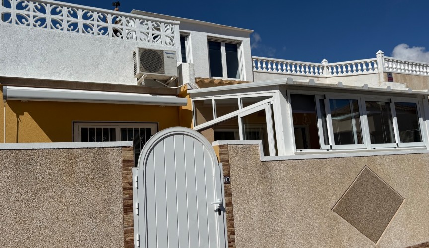 Återförsäljning - Villa -
Orihuela Costa - Costa Blanca
