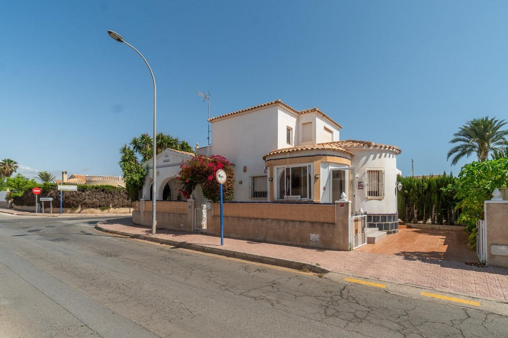 Återförsäljning - Villa -
Orihuela Costa - La Florida