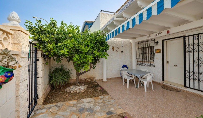 Återförsäljning - Villa -
Orihuela Costa - La Florida
