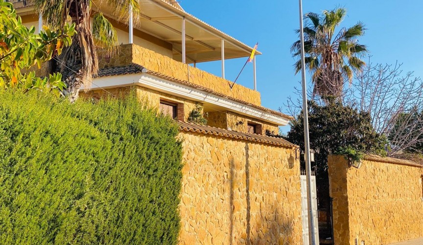 Återförsäljning - Villa -
Orihuela Costa - La Florida