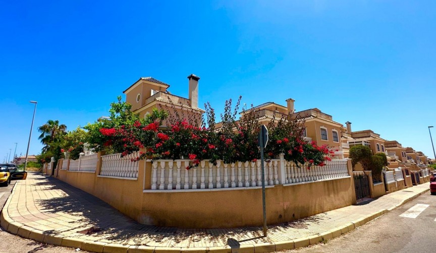 Återförsäljning - Villa -
Orihuela Costa - La Regia