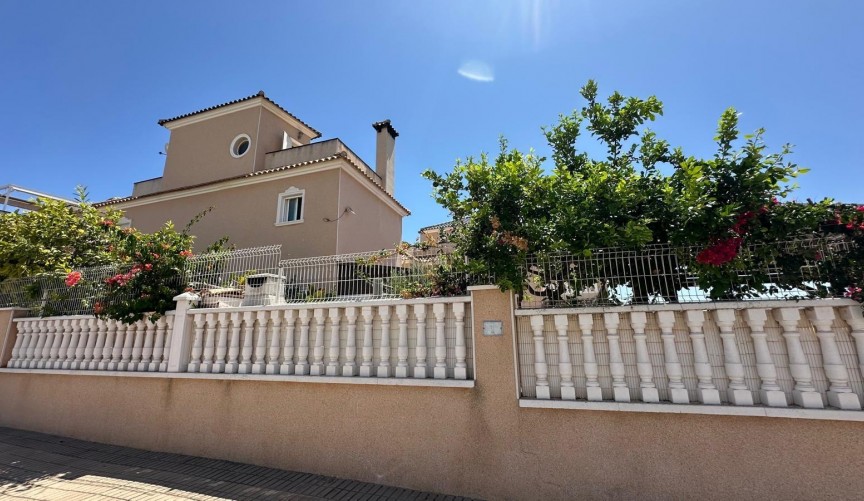 Återförsäljning - Villa -
Orihuela Costa - La Regia