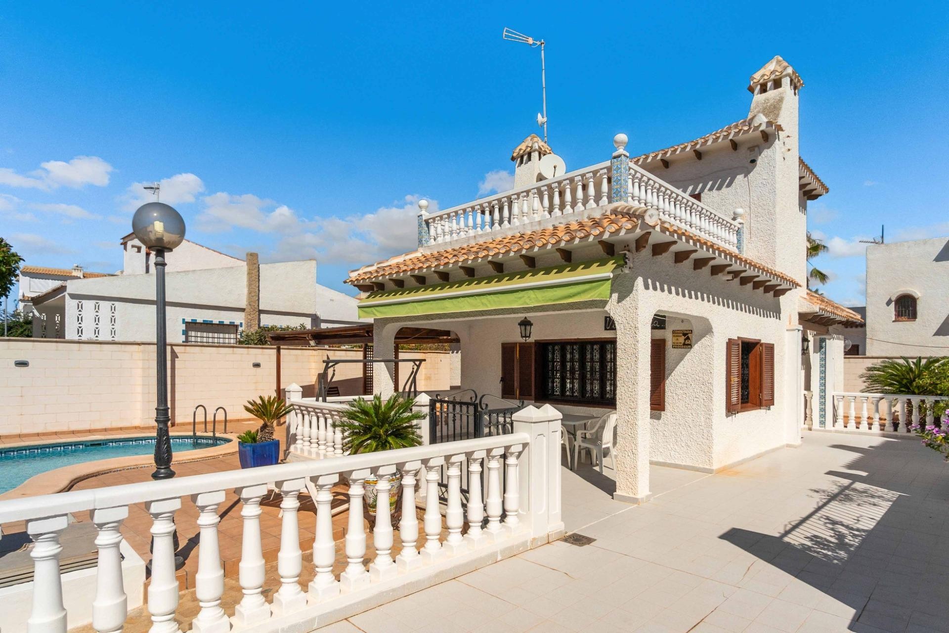 Återförsäljning - Villa -
Orihuela Costa - La Zenia