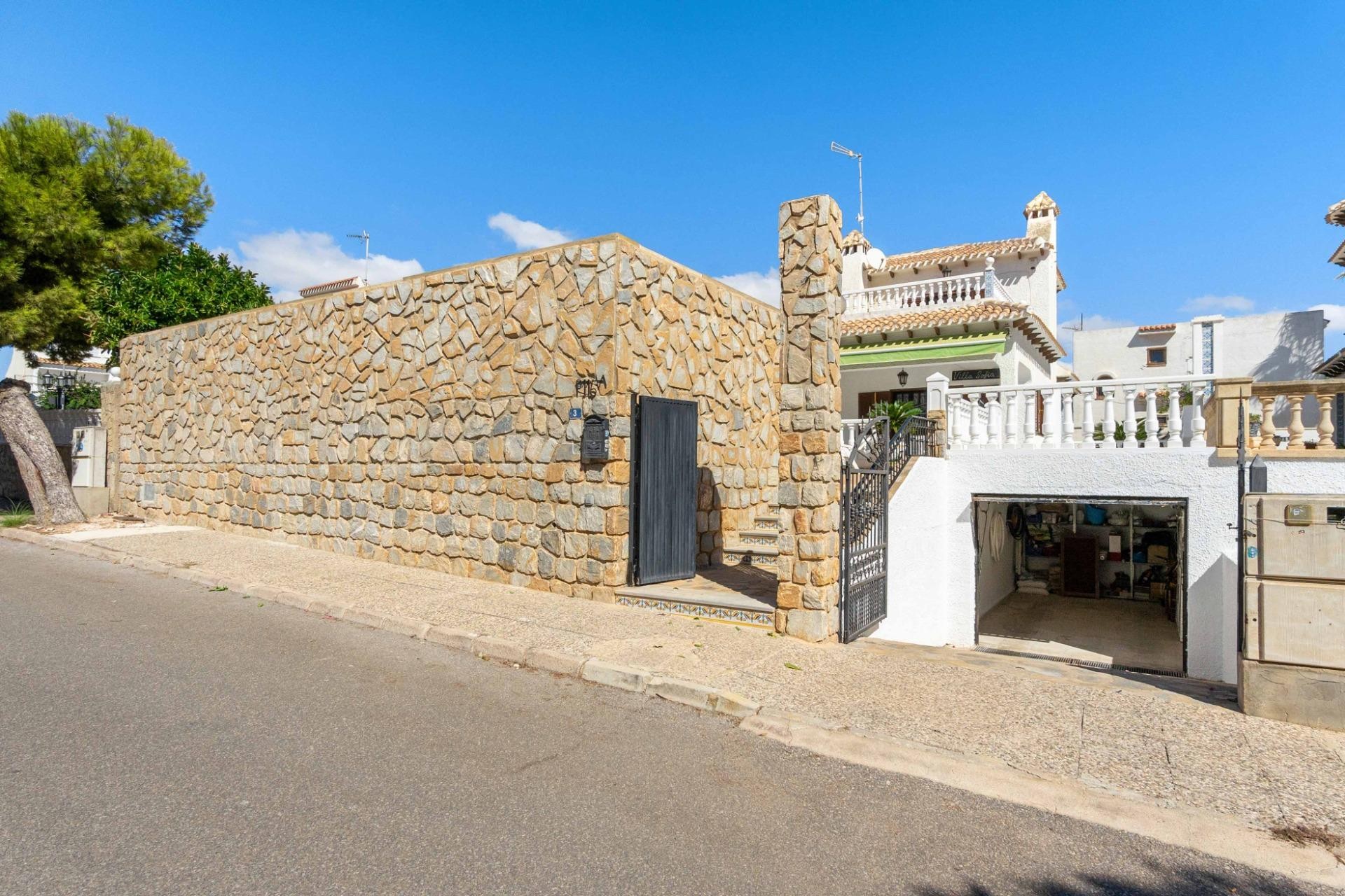 Återförsäljning - Villa -
Orihuela Costa - La Zenia