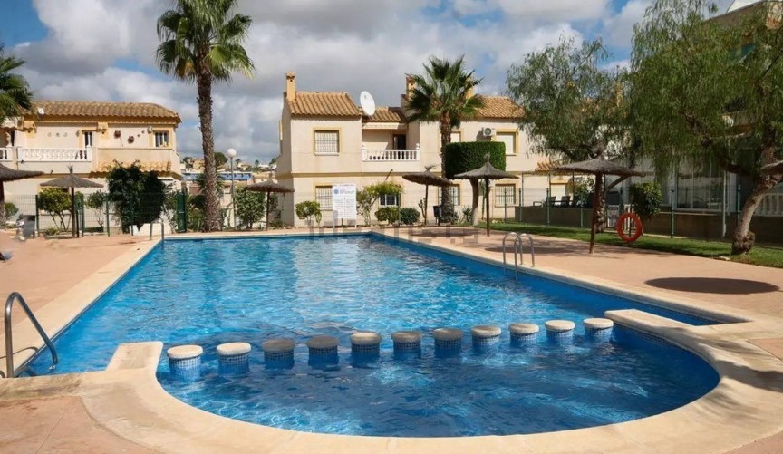 Återförsäljning - Villa -
Orihuela Costa - Las Filipinas