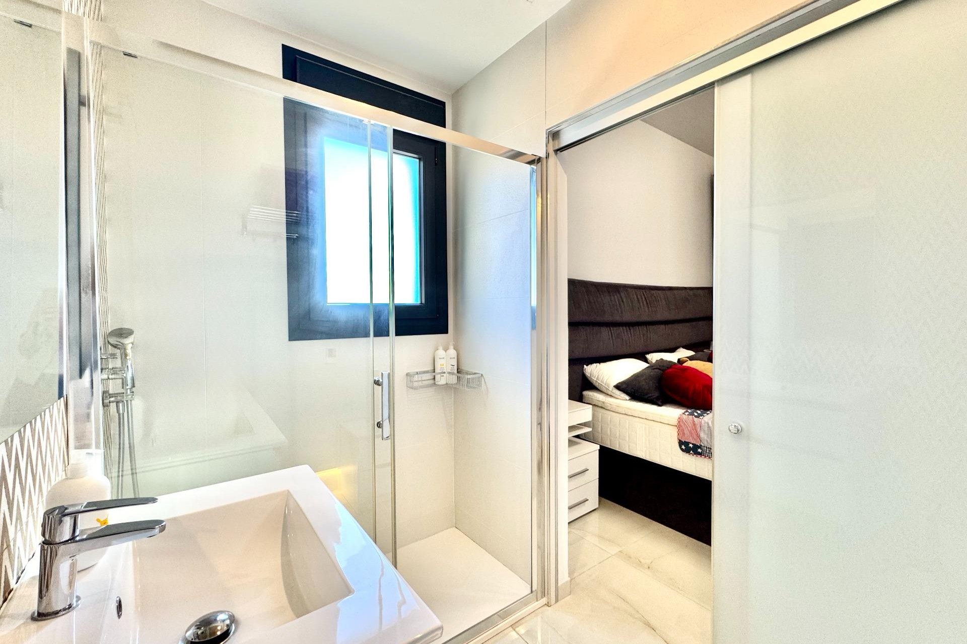 Återförsäljning - Villa -
Orihuela Costa - Lomas de Cabo Roig