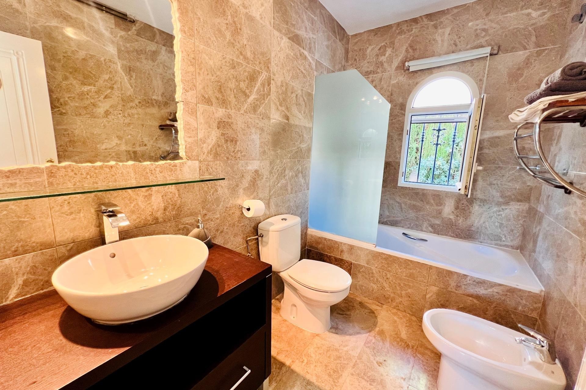 Återförsäljning - Villa -
Orihuela Costa - Lomas De Campoamor-las Ramblas