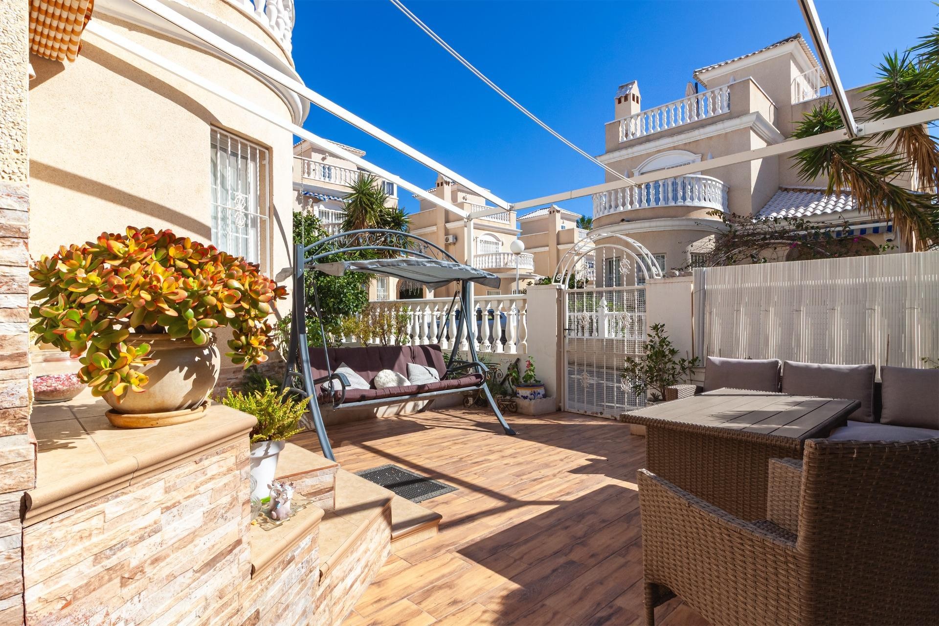 Återförsäljning - Villa -
Orihuela Costa - Los Almendros-la Florida