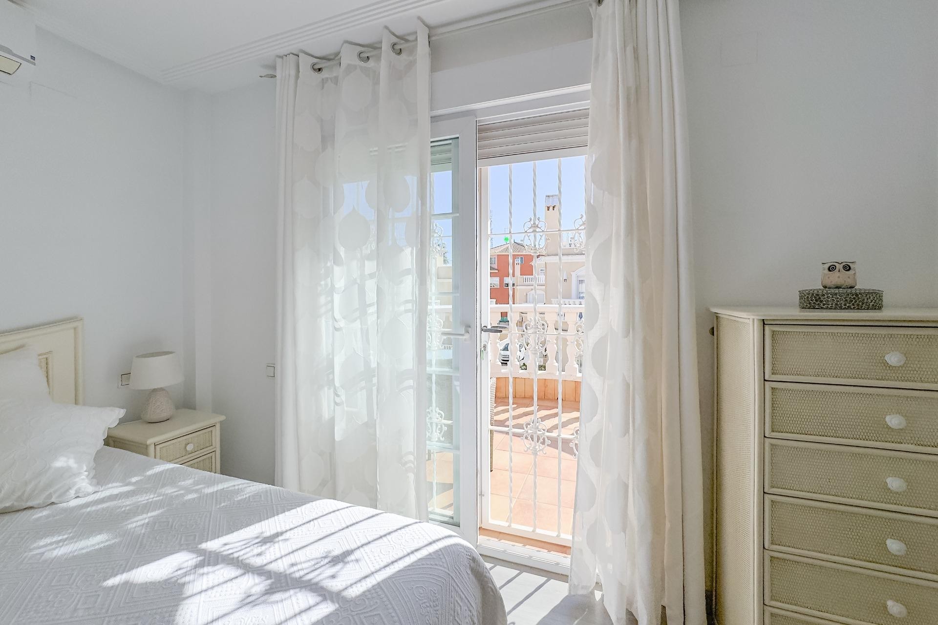 Återförsäljning - Villa -
Orihuela Costa - Los Almendros-la Florida