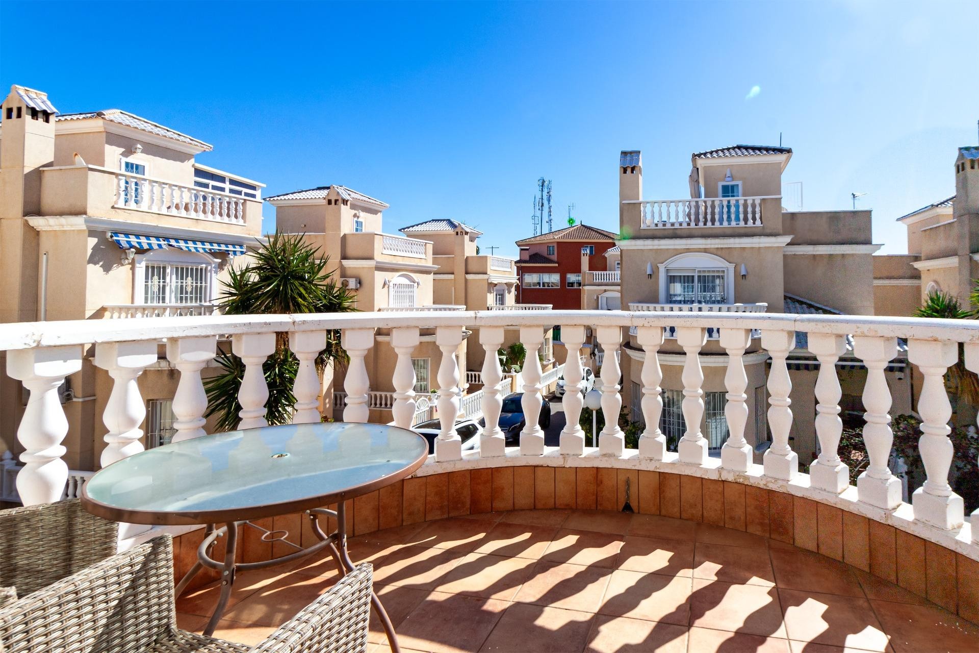 Återförsäljning - Villa -
Orihuela Costa - Los Almendros-la Florida