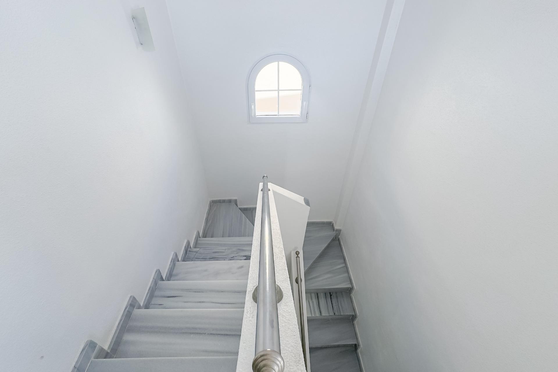 Återförsäljning - Villa -
Orihuela Costa - Los Almendros-la Florida