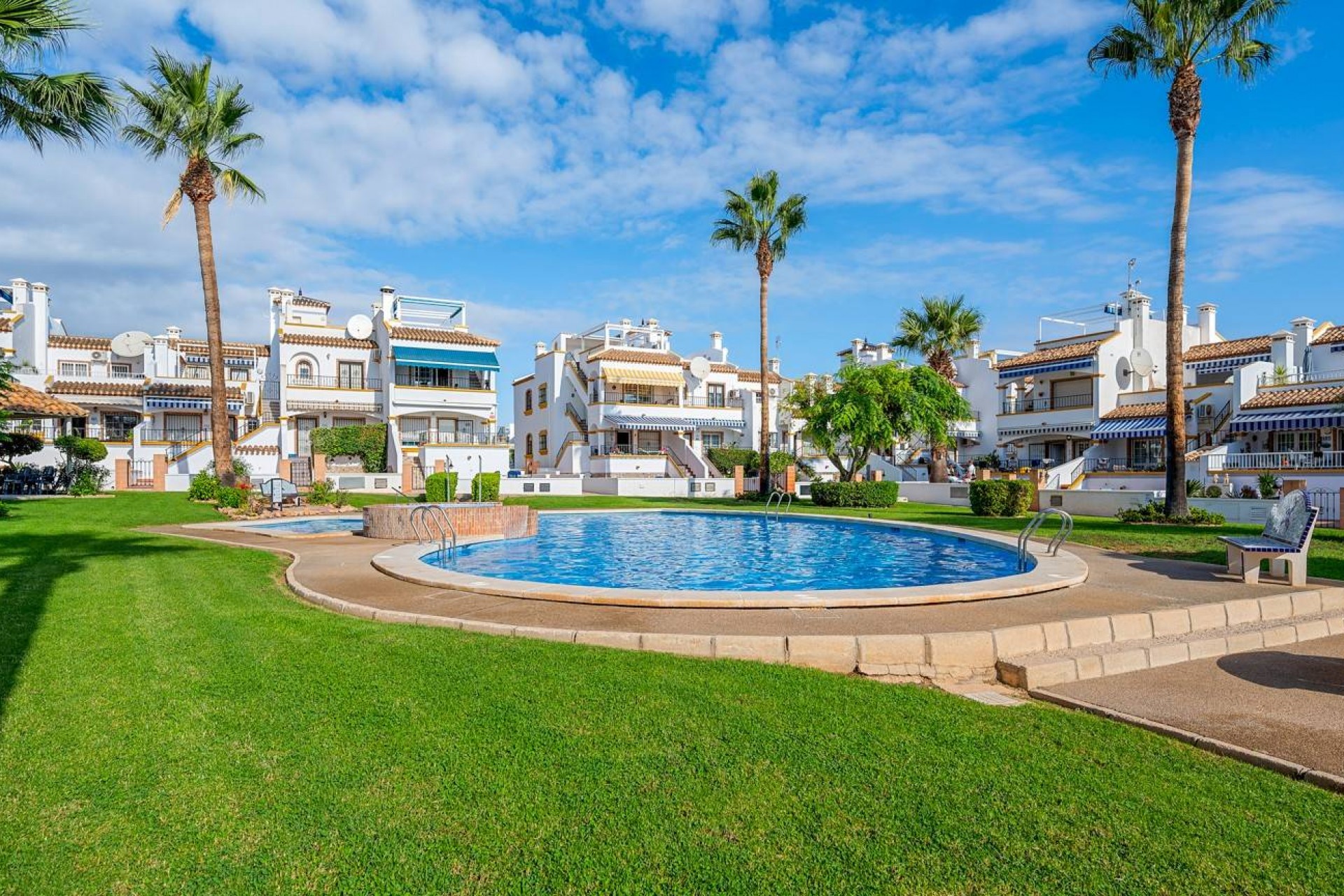 Återförsäljning - Villa -
Orihuela Costa - Los Dolses